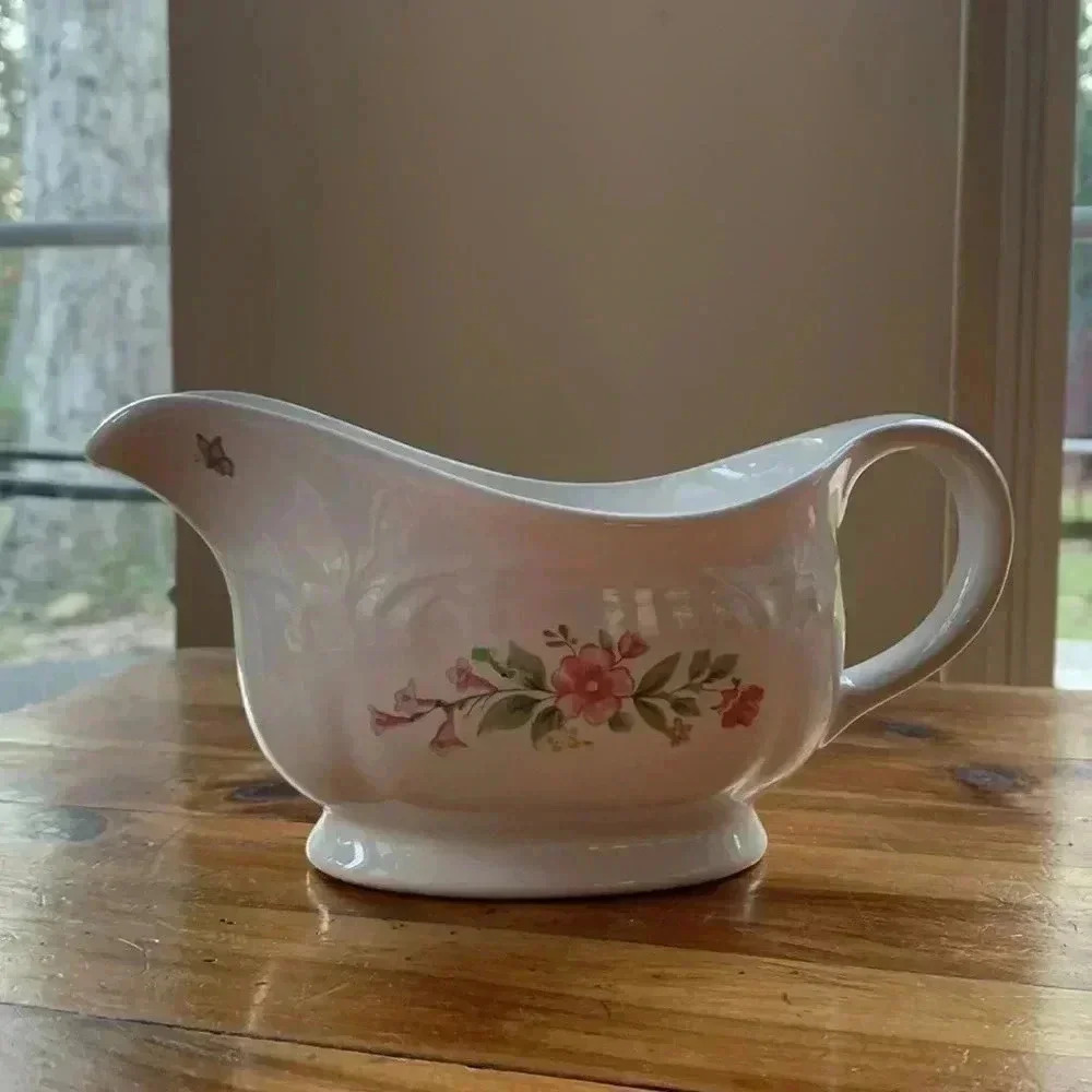 Pfaltzgraff Gravy Boat..Meadow Lane Pattern